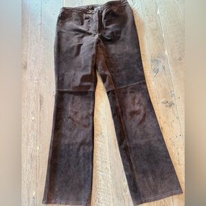 Covington Chocolate Suede Pants
excellent vintage condition 10